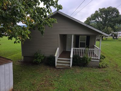 3575 Highway 441, House other with 2 bedrooms, 1 bathrooms and null parking in Middlesboro KY | Image 2