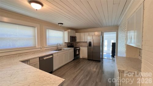 7077 Long Island Rd, Catawba, NC, 28609-8239 | Card Image