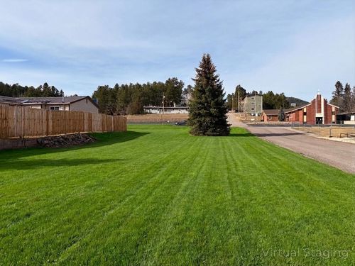 418 Harney St, Custer, SD, 57730-1515 | Card Image