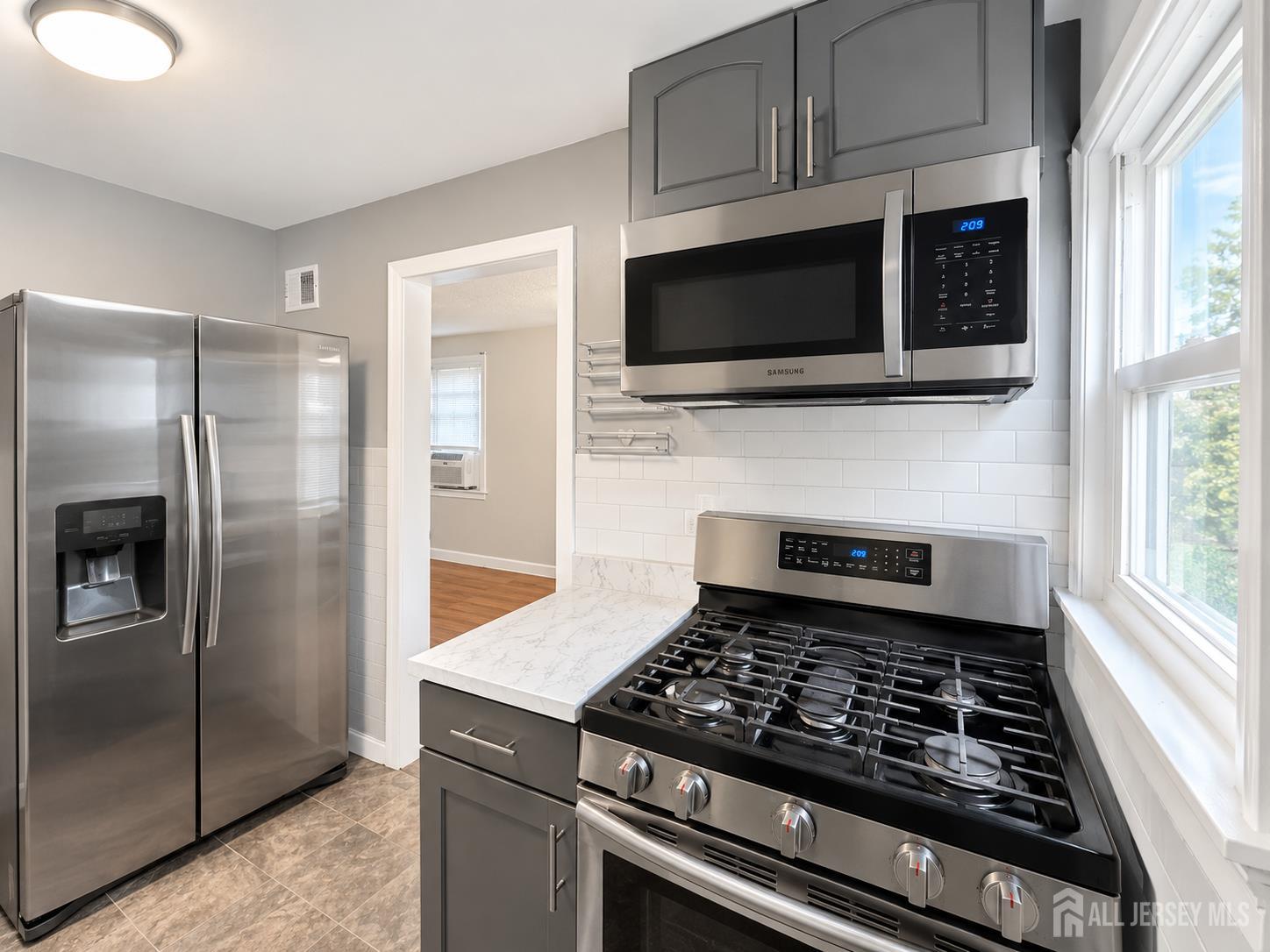 Residential Lease in Edison 4