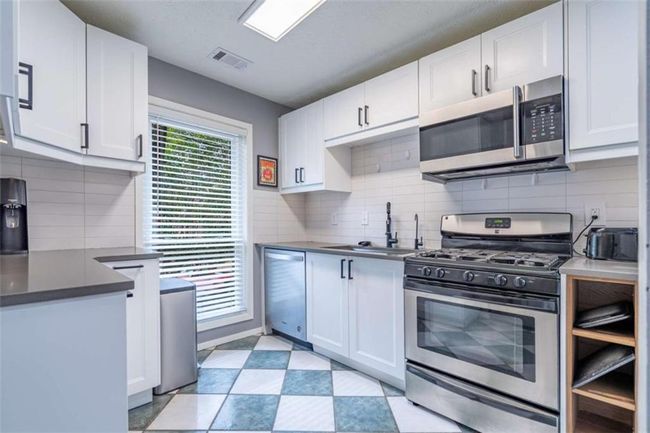 1901 Cumberland Ct Se, Condo with 2 bedrooms, 2 bathrooms and null parking in Smyrna GA | Image 4