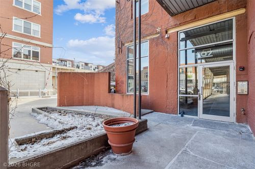 unit-210-507 E Locust St, Des Moines, IA, 50309-1940 | Card Image