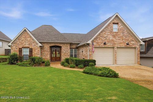 221 Hidden Hills Pkwy, Brandon, MS, 39047-5135 | Card Image