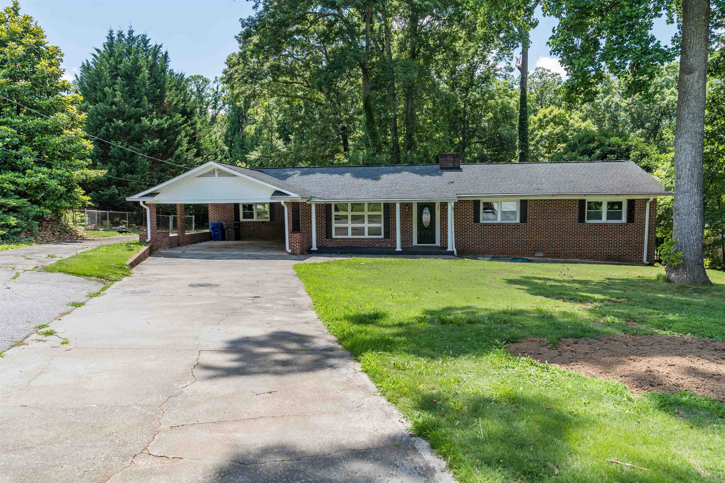 Holly Dr, Spartanburg, SC 29301