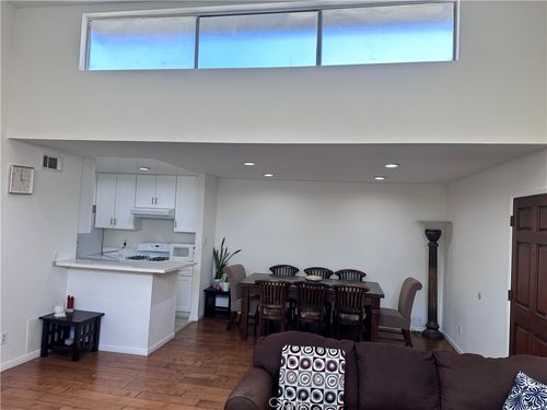 unit-264-5700 Etiwanda Ave, Tarzana, CA, 91356-2547 | Card Image