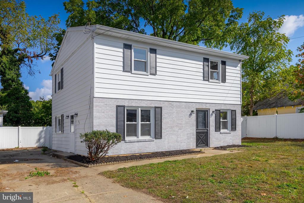 Myrtle Ave, Woodbury, NJ 08096