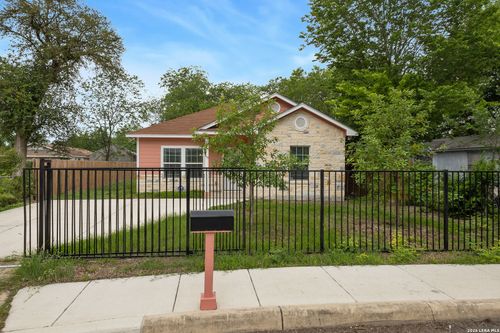 419 S San Manuel St, San Antonio, TX, 78237-2058 | Card Image