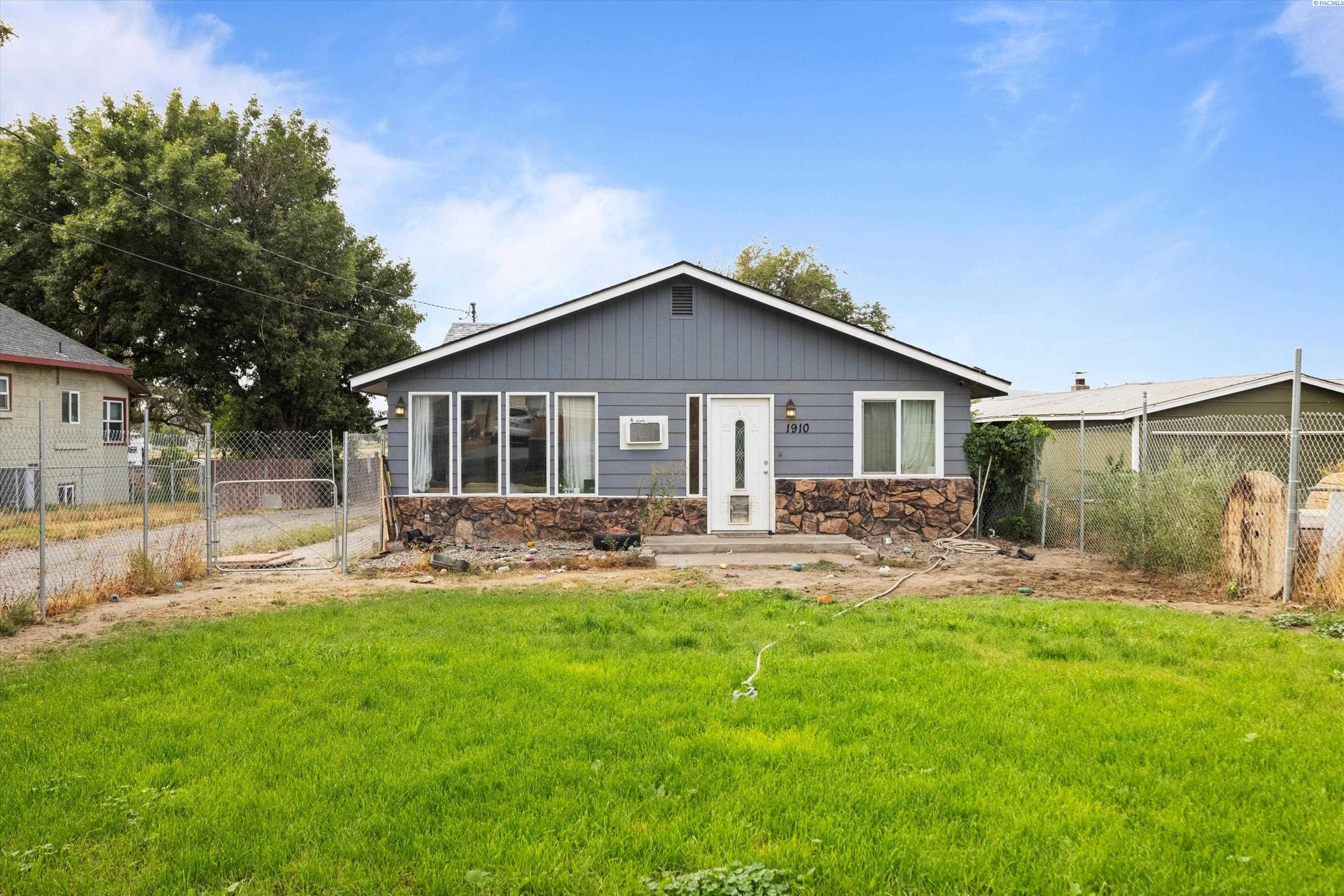 3rd Ave, Kennewick, WA 99337