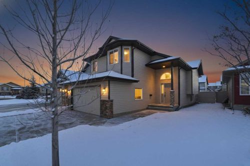 9 Thomas Pl, Red Deer, AB, T4P0L7 | Card Image