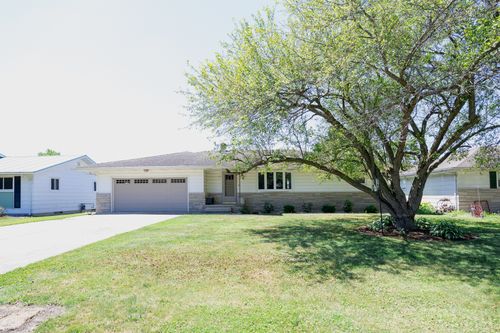 111 Countryside Ln, Crescent City, IL, 60928-8025 | Card Image