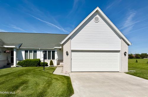 4269 Townhouse Dr, Oregon, OH, 43616-3517 | Card Image