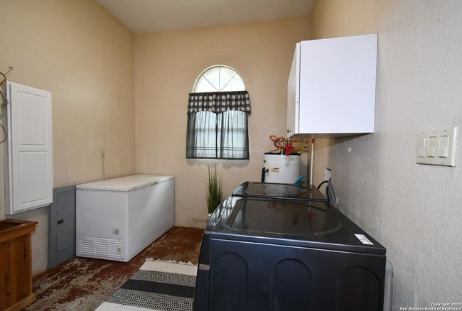 8389 E Loop 1604 S, House other with 5 bedrooms, 5 bathrooms and null parking in Adkins TX | Image 53