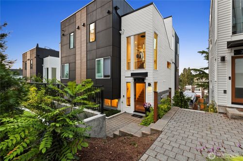 3418 23rd Ave W, Seattle, WA, 98199-2313 | Card Image