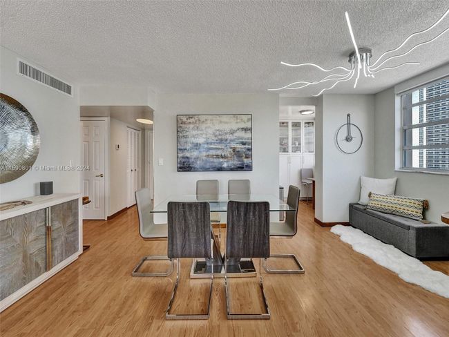 1702 - 1833 S Ocean Dr, Condo with 2 bedrooms, 2 bathrooms and null parking in Hallandale Beach FL | Image 5