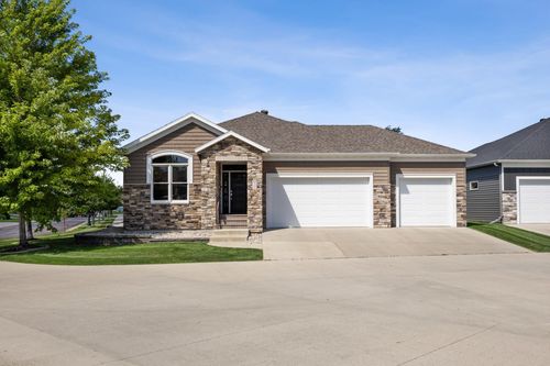 4245 Coventry Dr S, Fargo, ND, 58104-4252 | Card Image