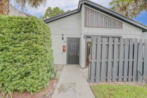 apt-19-100 Sparrow Dr, Royal Palm Beach, FL, 33411-1617 | Card Image