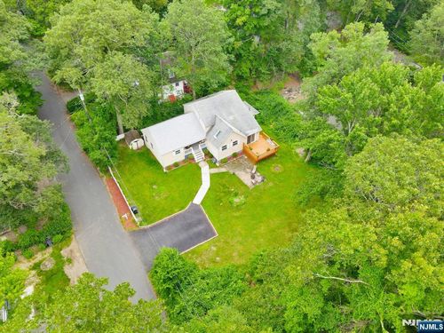 22 Elizabeth Rd, Hewitt, NJ, 07421-2213 | Card Image