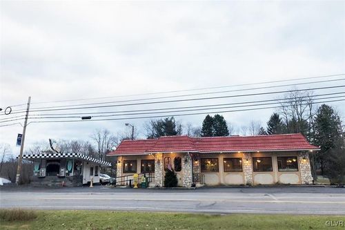 910 Route 390, Cresco, PA, 18326-7909 | Card Image