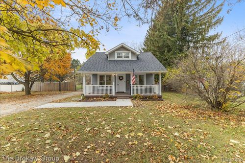 10289 N State Rd, Otisville, MI, 48463-9402 | Card Image