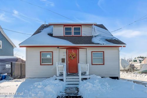 94 Maplewood Ave, Keansburg, NJ, 07734-1159 | Card Image