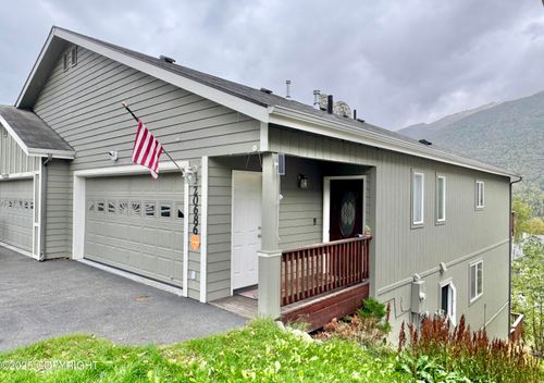 20686 Icefall Dr, Eagle River, AK, 99577-8864 | Card Image