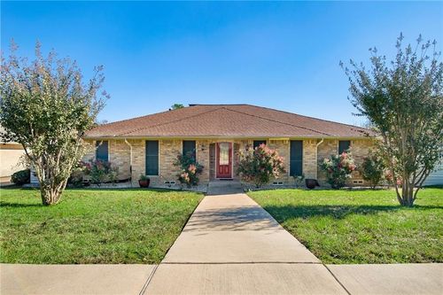 1310 Pecan Valley Dr, Garland, TX, 75043-1643 | Card Image