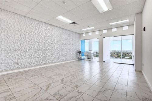 20200 W Dixie Hwy, MIAMI, FL, 33180-1918 | Card Image