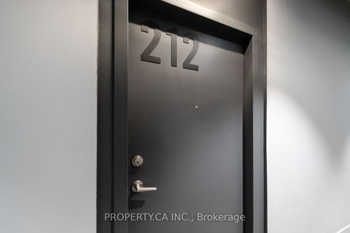 212-7 Smith Cres, Etobicoke, ON, M8Z0G3 | Card Image