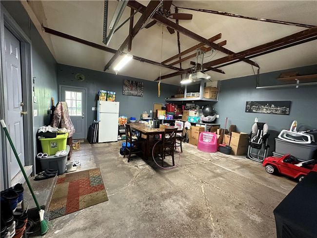 Garage | Image 33