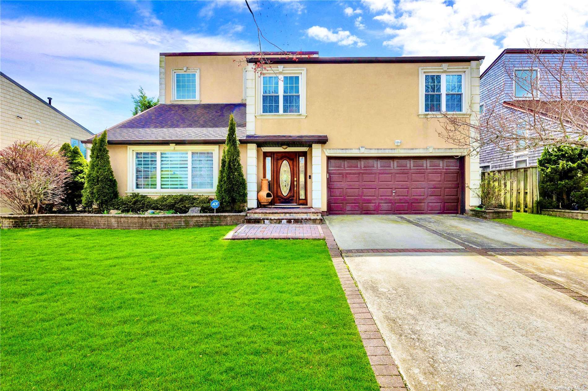 Scott Dr, Atlantic Beach, NY 11509