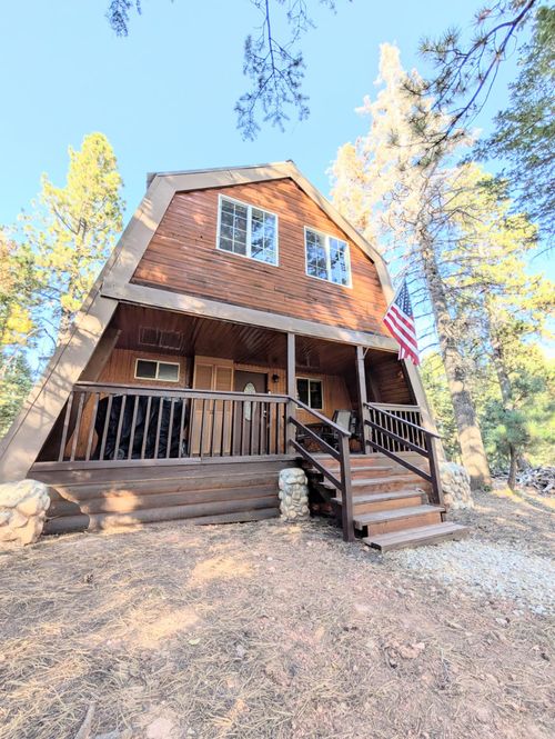 295 E Porcupine Dr, Duck Crk Vlg, UT, 84762 | Card Image