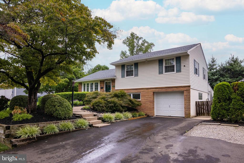 Arbor Ln, Feasterville Trevose, PA 19053