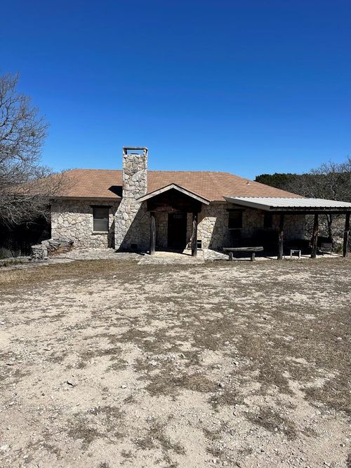 145 W Crosspatch Dr, Mountain Home, TX, 78058 | Card Image