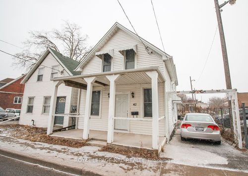 42 North Street, St Catharines, ON, L2R2S6 | Card Image