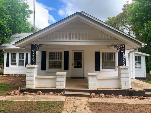 303 W Conklin, Sparks, OK, 74869-6910 | Card Image