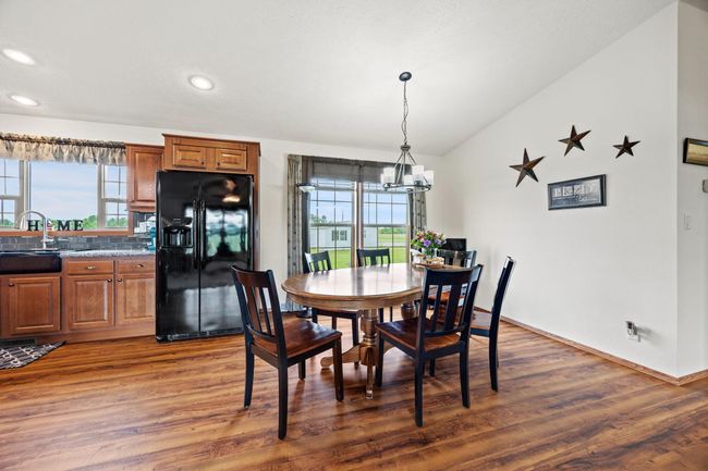 804 Park Vlg, House other with 3 bedrooms, 2 bathrooms and null parking in Litchfield MN | Image 9