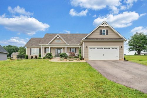 156 Bentgrass Dr, Hardy, VA, 24101-2610 | Card Image