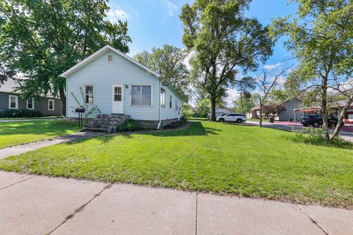 215 W Division St, Coal City, IL, 60416-1581 | Card Image