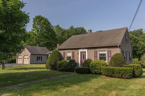 684 Franklin St, Belchertown, MA, 01007-9327 | Card Image