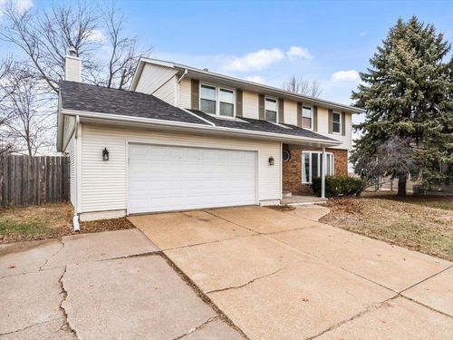 5826 Lillie Ave, Davenport, IA, 52806-1852 | Card Image