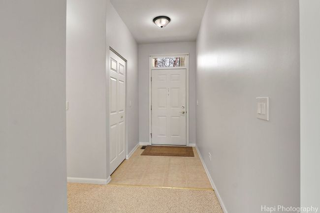 2 - 2265 Meadowcroft Ln, Townhouse with 2 bedrooms, 1 bathrooms and 2 parking in Grayslake IL | Image 4