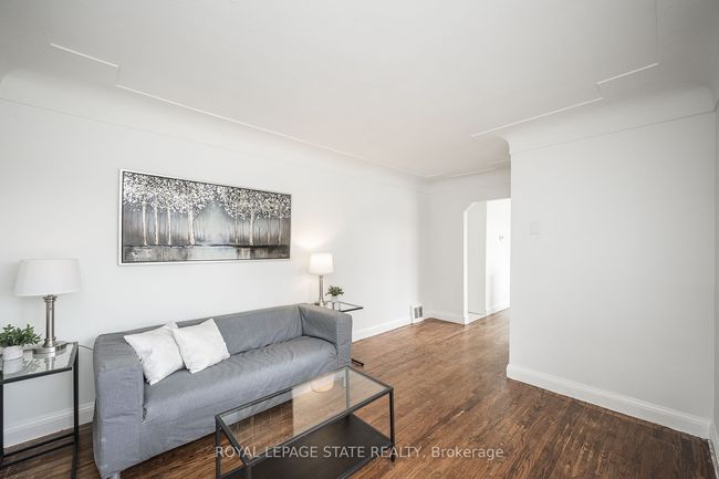 137 Allenby Ave, House other with 3 bedrooms, 3 bathrooms and 7 parking in Hamilton ON | Image 6