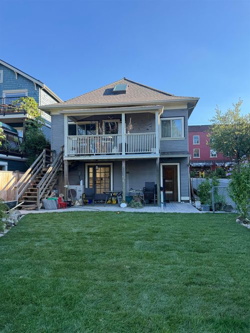 1717 Charles St, Vancouver, BC, V5L2T6 | Card Image