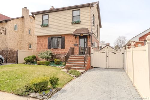 69-14 179th St, Fresh Meadows, NY, 11365-3541 | Card Image