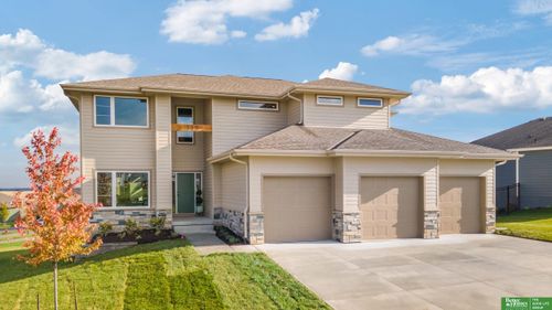 135 N 10th Ave, Springfield, NE, 68059-5704 | Card Image