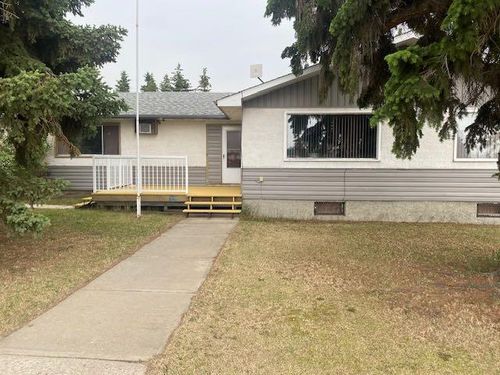 5325 53 Avenue, Bashaw, AB, T0B0H0 | Card Image