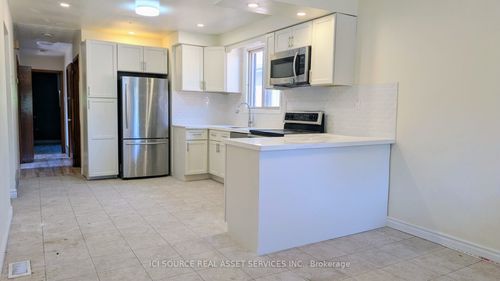 934 Lawrence Rd, Hamilton, ON, L8K2A6 | Card Image