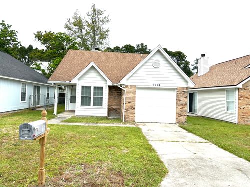 3013 Yorktown Cir, Fort Walton Beach, FL, 32547-6876 | Card Image