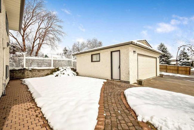 4 Range Green Nw, Home with 4 bedrooms, 2 bathrooms and 4 parking in Calgary AB | Image 24