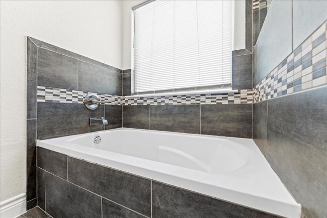113 Tonkawa Dr, House other with 3 bedrooms, 2 bathrooms and 2 parking in Paige TX | Image 26